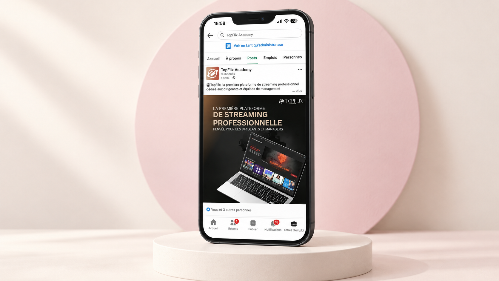 Présentation de Topflix Academy sur un smartphone